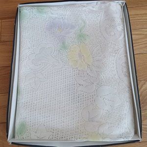 Toalhas de Mesa Round White Tablecloth With Lavendar and Yellow Floral Design